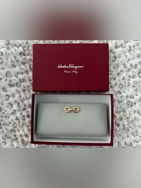 Salvatore Ferragamo Light Gray Gancini Continental Wallet with chain